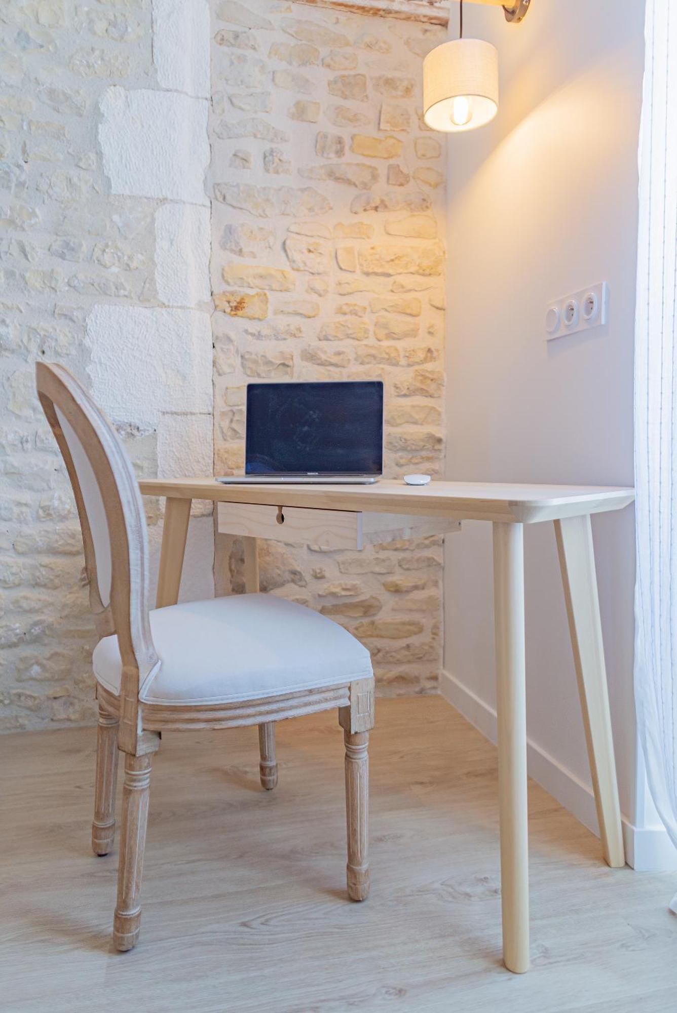 Les Gites Du Chateau Bouhet Εξωτερικό φωτογραφία