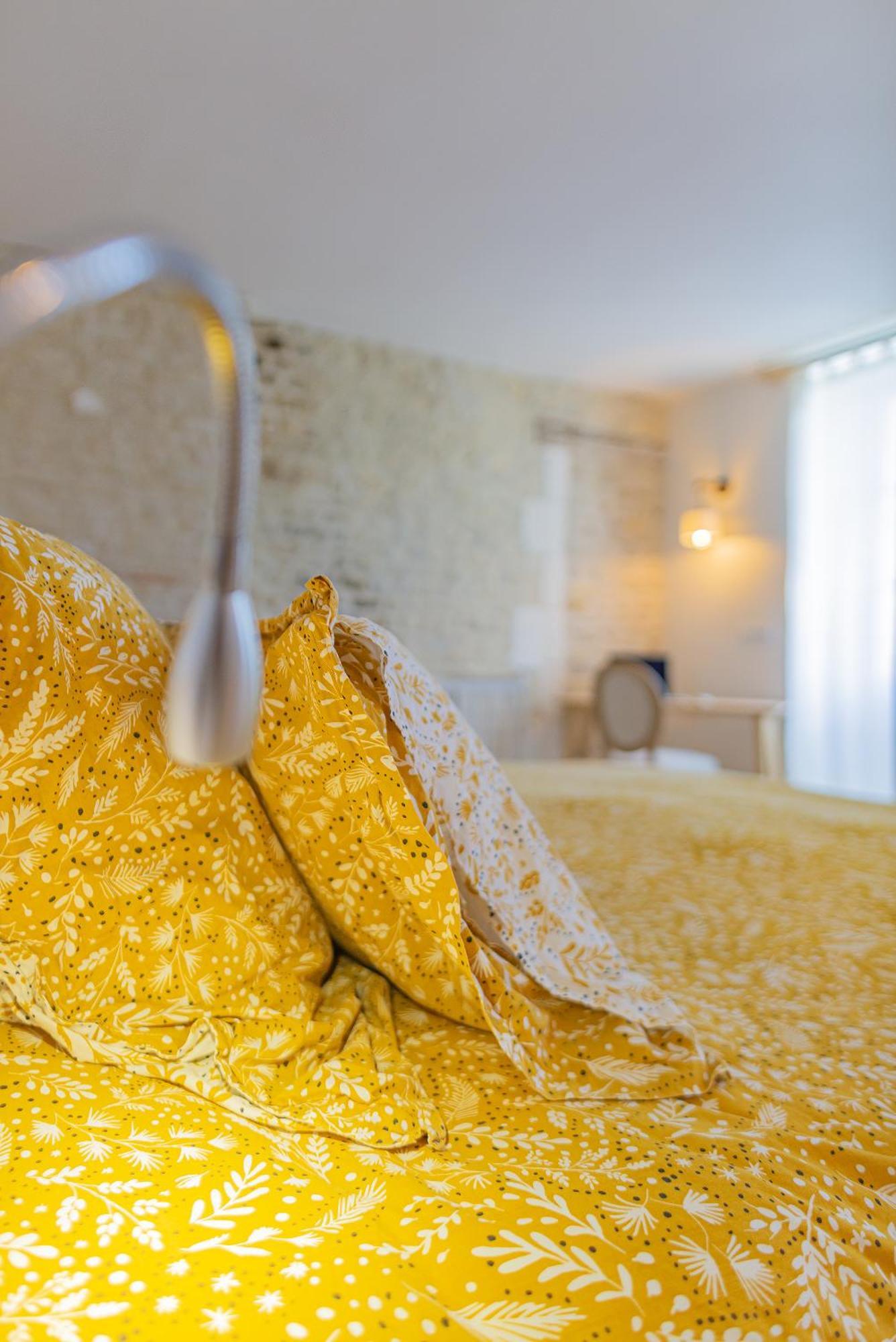 Les Gites Du Chateau Bouhet Εξωτερικό φωτογραφία